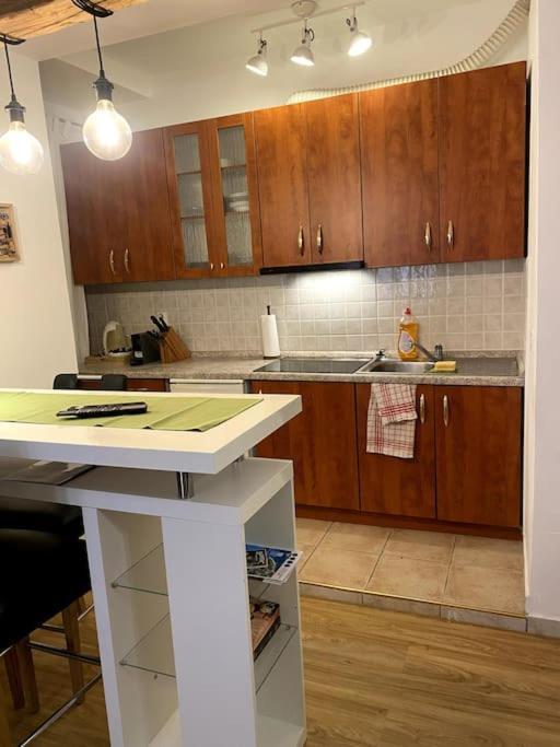 Mai Preisreduktion Rock - Self Check-in Apartment